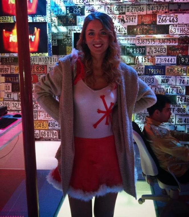 Galerie FOTO! Ana Odagiu, crăciuniţa care te face să uiţi de "ler"