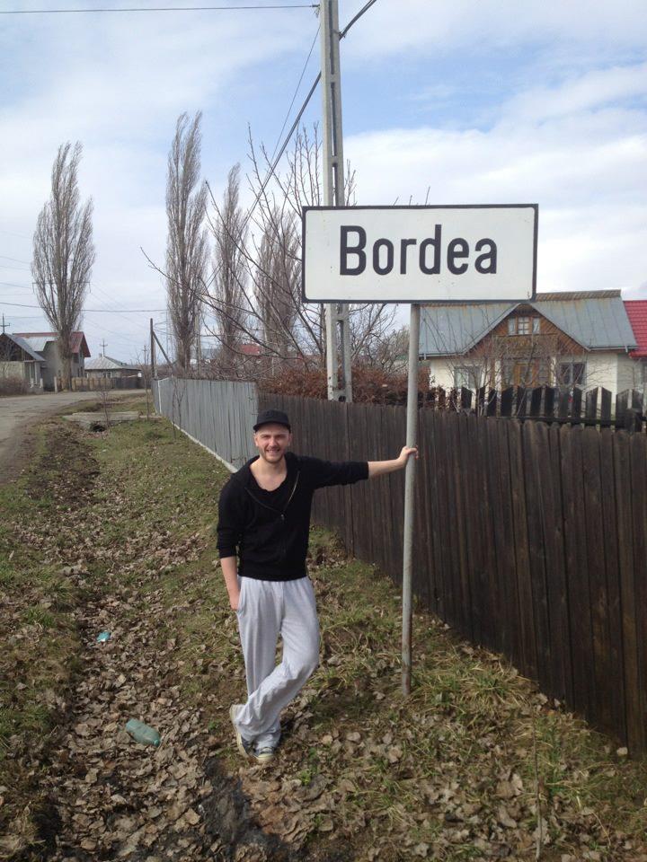 Unii &icirc;şi cumpără insule, alţii au o pasiune mai ieftină! Cătălin Bordea şi-a luat sat