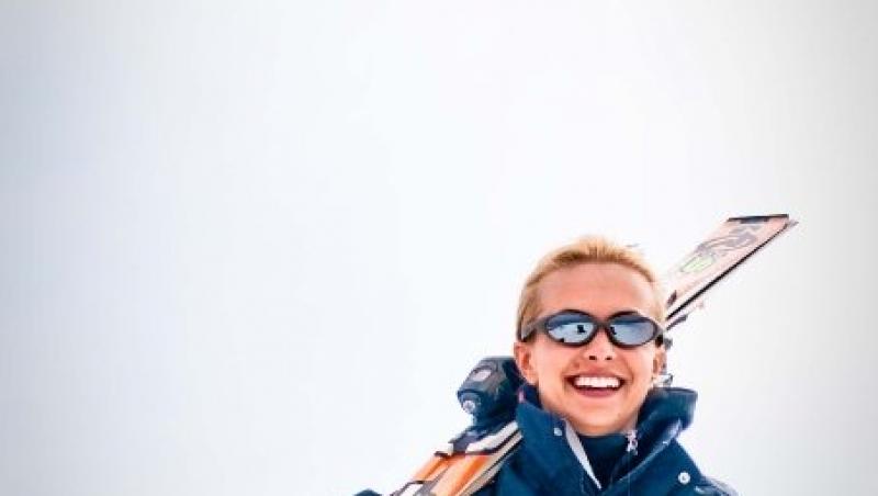 Simona Gherghe, împătimita sporturilor de iarnă. Uite cum se dă vedeta TV pe schiuri!