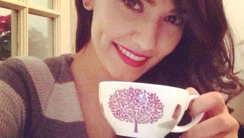 Alexandra Bădoi bea ceaiul de la ora 5