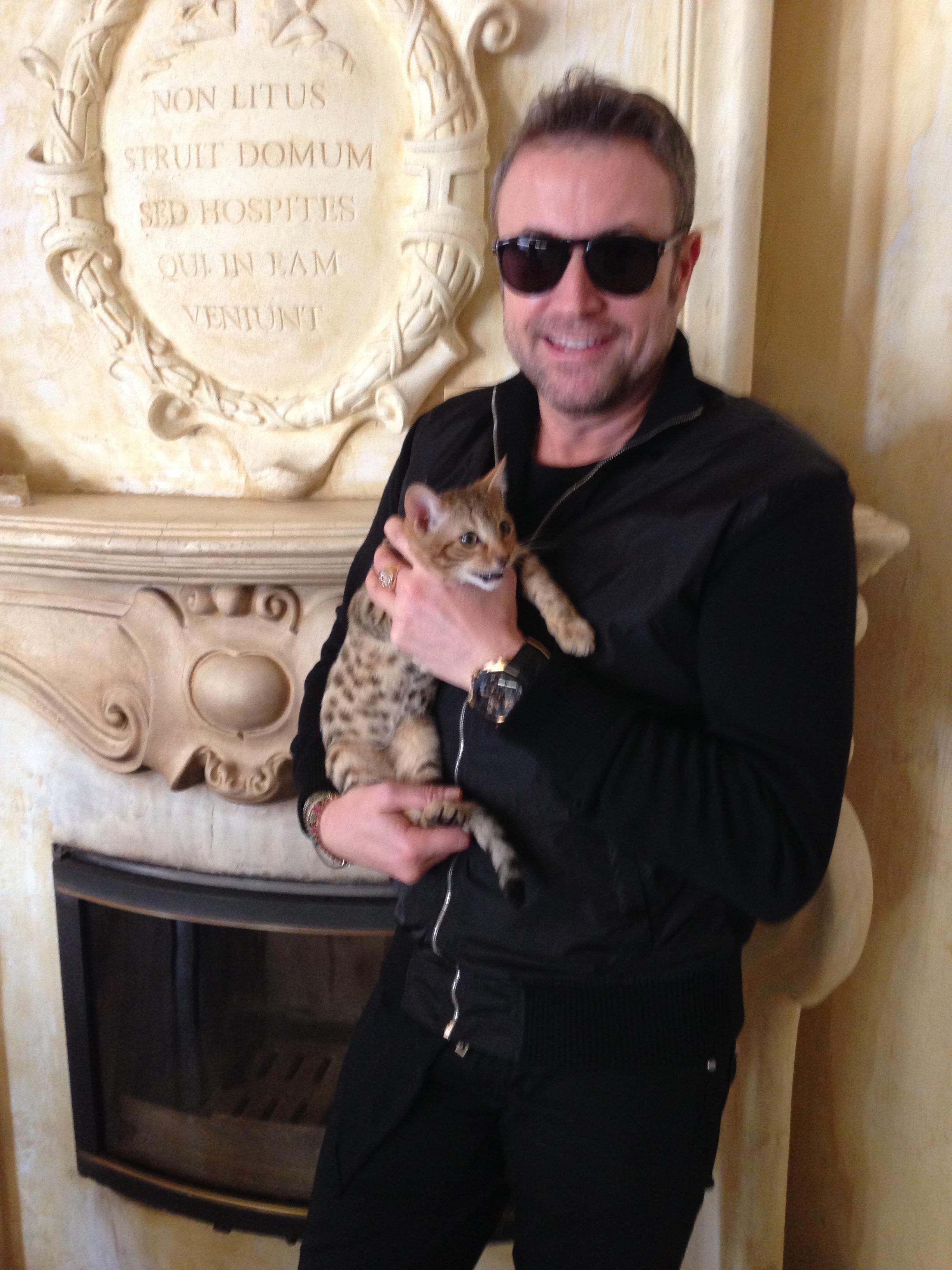 Cătălin Botezatu are o nouă felină &icirc;n viaţa lui