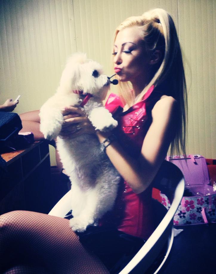 Iubire mare &icirc;ntre Andreea Bălan și cățelul său