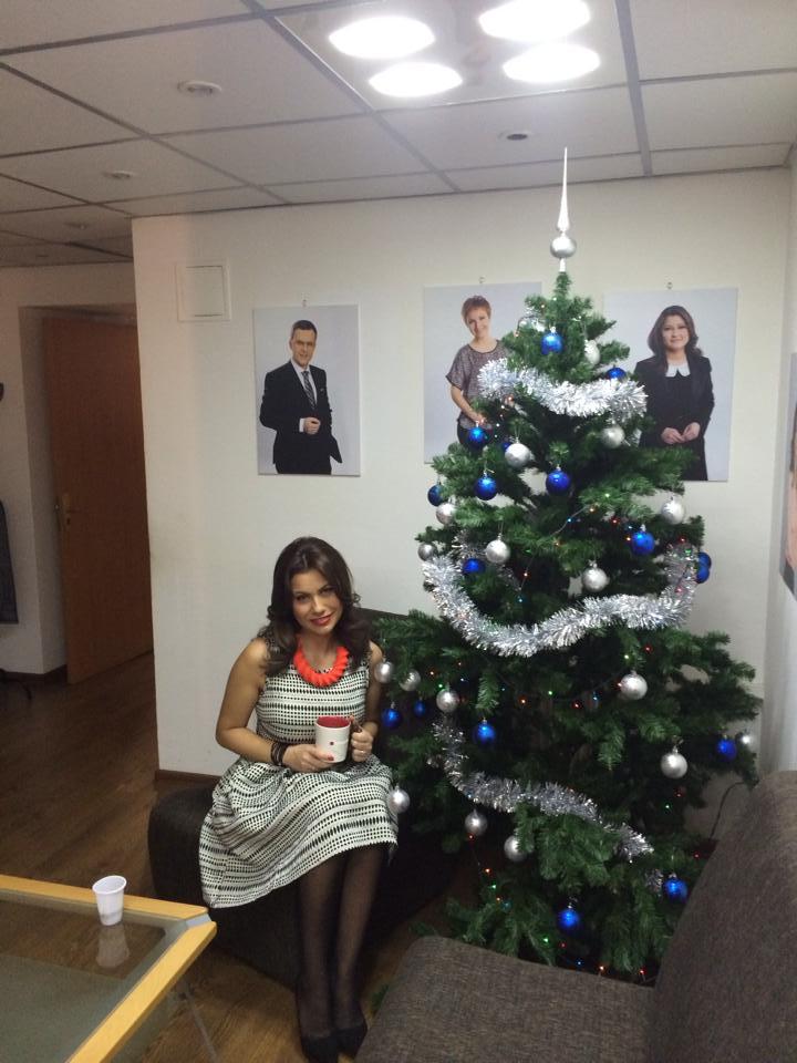 Ani Plumb, la pupitrul știrilor și de sărbători: &rdquo;A &icirc;nceput maratonul!&rdquo;