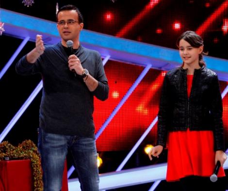 În premieră la “Next Star”, Mihai Gâdea cântă în duet cu fiica sa