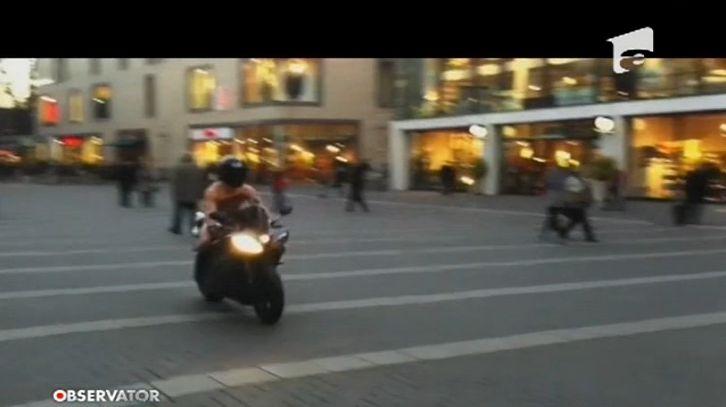 Gol pușcă pe motocicletă!