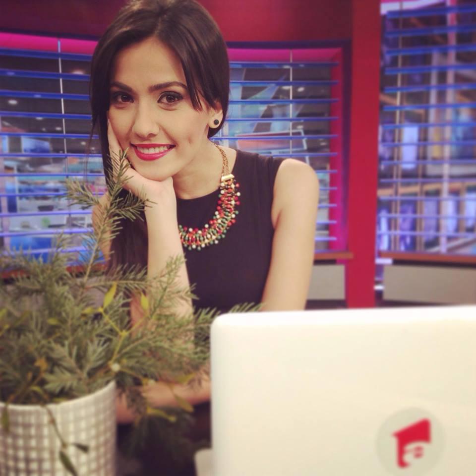 Aho, aho, telespectatori şi telespectatoare! Plugușorul, &icirc;n varianta Alexandra Bădoi