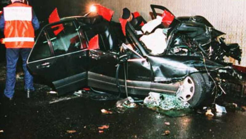 Masina în care se afla Lady Di a devenit un morman de fiare