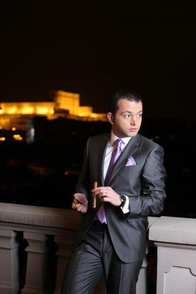 FOTO! Fetiţele lui Mihai Morar repetă de zor urătura pentru această seară!