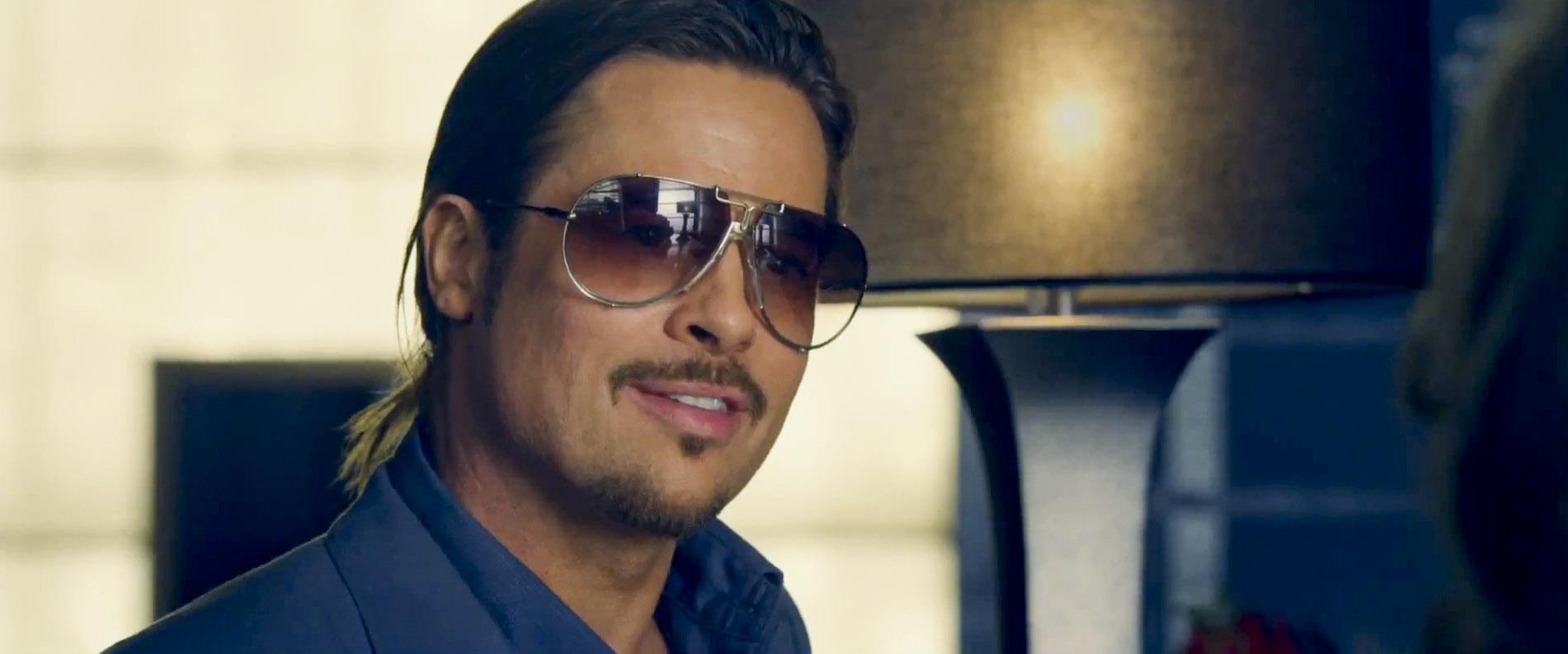 Brad Pitt și-a cumpărat un avion de luptă!