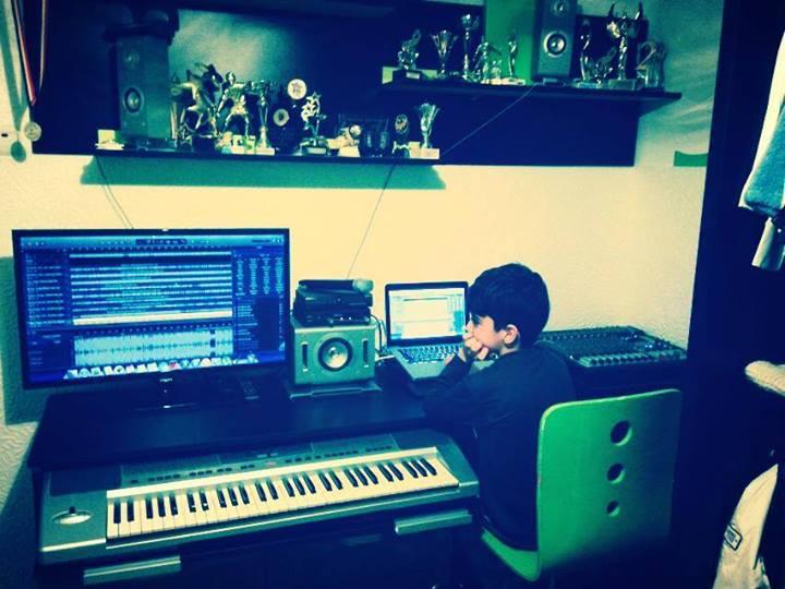 Omar trage din greu la studio! Chiar vrea să fie...Next Star!