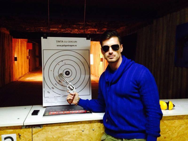 VIDEO! Bogdan Vlădău, mai periculos dec&acirc;t Chuck Norris?  Iată c&acirc;t de bine ţinteşte "Burlacul"!