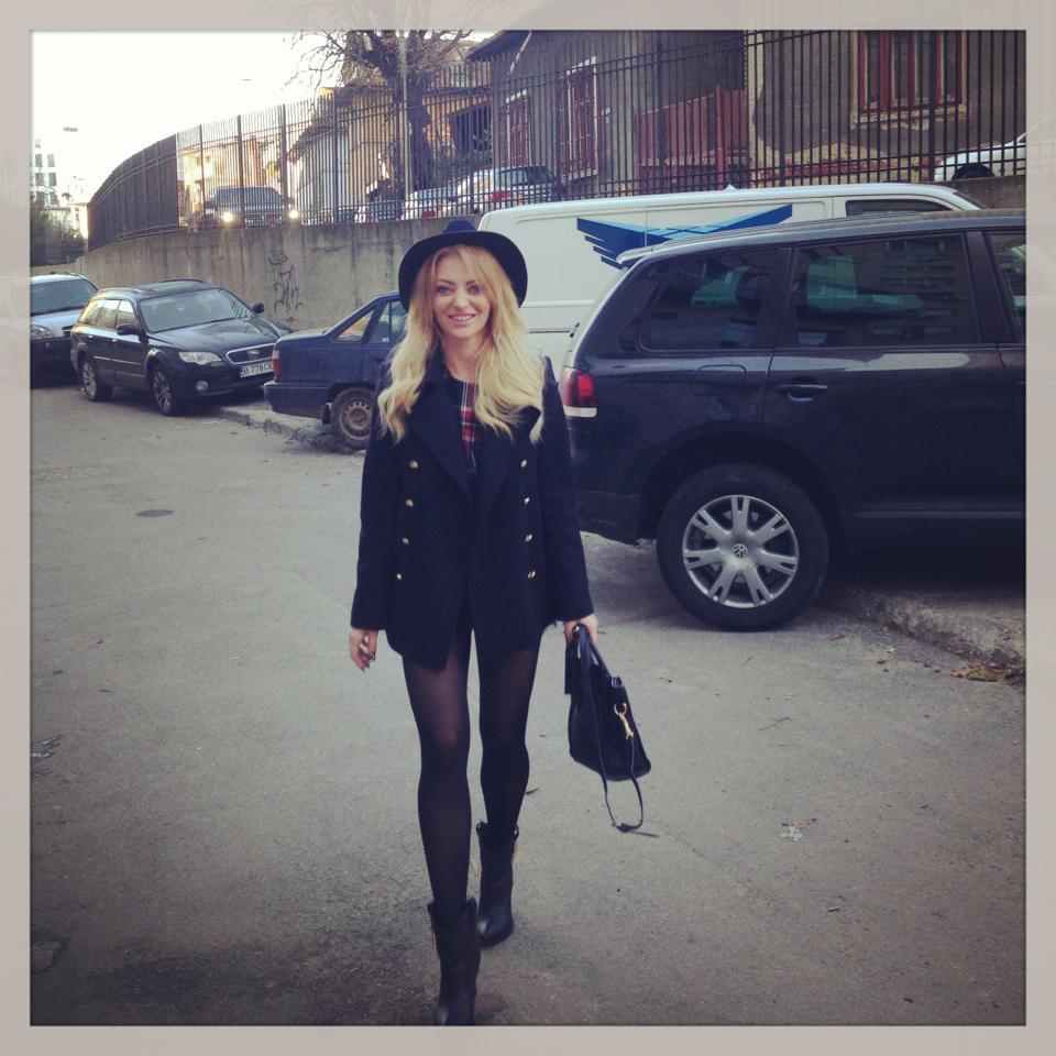 Nu contează c&acirc;t de frig e afară! Delia, jos pălăria!