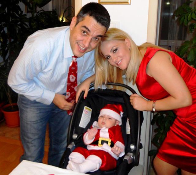 Oana Turcu şi băieţelul ei şi-au pregătit deja ghetuţele