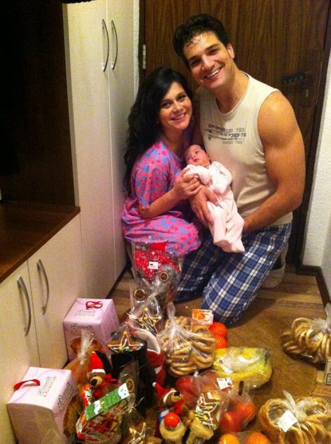 Fericire deplină! Prima fotografie de familie a Simonei Dragomir, alături de micuţa Rebecca