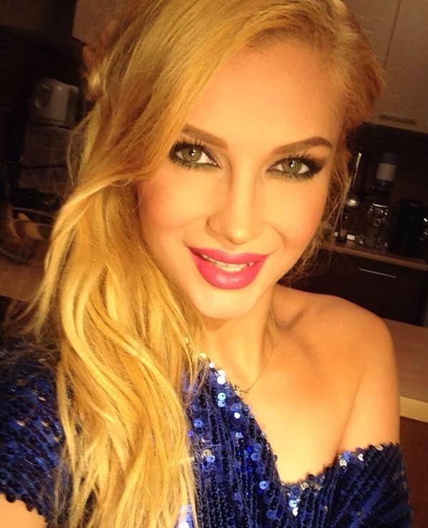 Lora, primul Crăciun alături de soţul ei, &icirc;n noua casă!