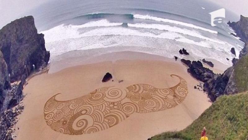 Un artist din Marea Britanie transforma nisipul in arta