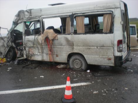 Opt cetateni bulgari au fost raniti intr-un accident pe DN 1, in judetul Sibiu