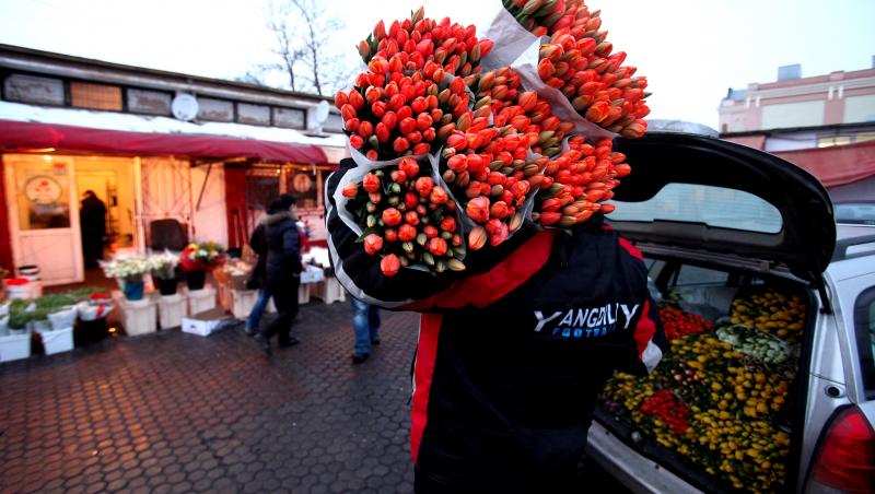 De Sfantul Valentin, vanzarile au crescut cu 50 la suta pentru producatorii si comerciantii de flori din toata lumea