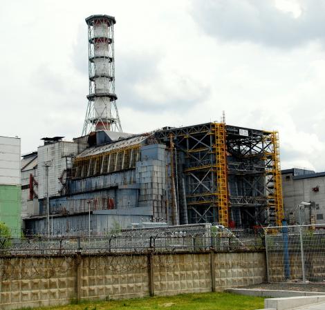 A cazut o parte a tavanului sarcofagului ce acopera reactorul de la Cernobil!!!
