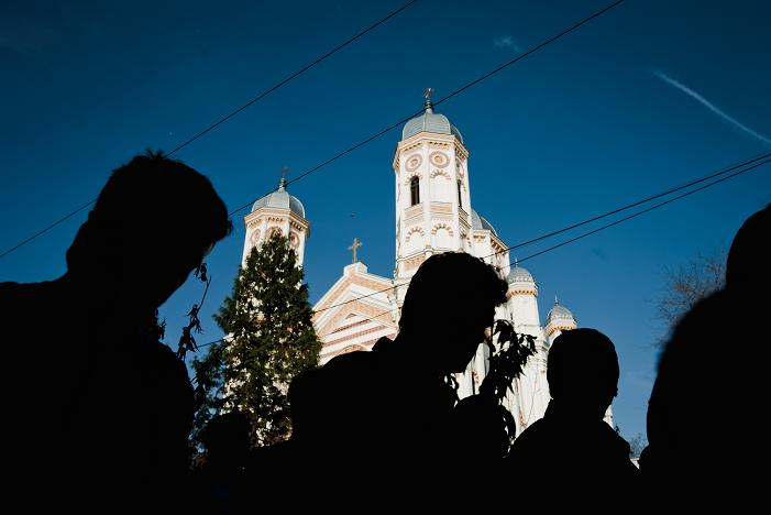 Bugetarii ar putea avea sase zile libere de 1 Mai si Pasti