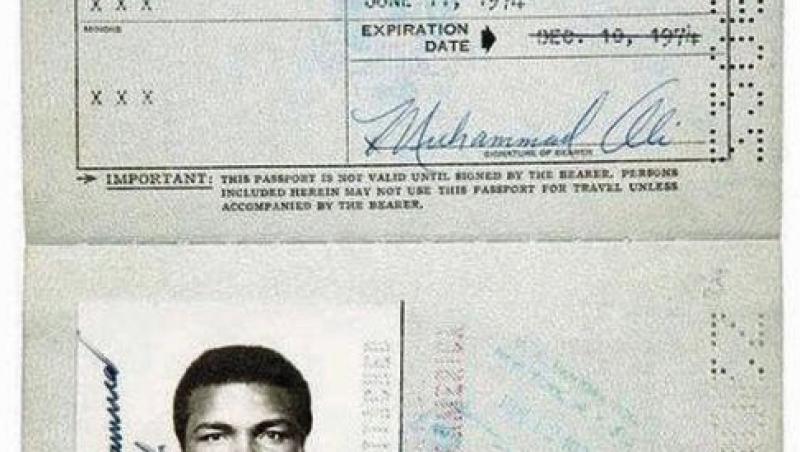 FOTO INEDIT! Asa arata pasaportul marelui Muhammad Ali (1974)
