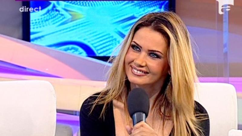VIDEO: Oana Zavoranu, blonda si cu lentile de contact! Iti place cum arata?