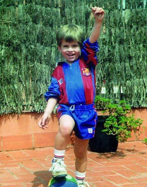 FOTO! Si el a fost mic! Joaca la Barcelona si tocmai a devenit tatic. Il recunosti?