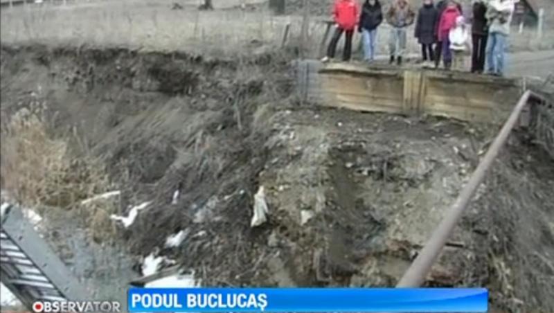 Cluj: Podul de fier s-a daramat, a venit armata si l-a luat