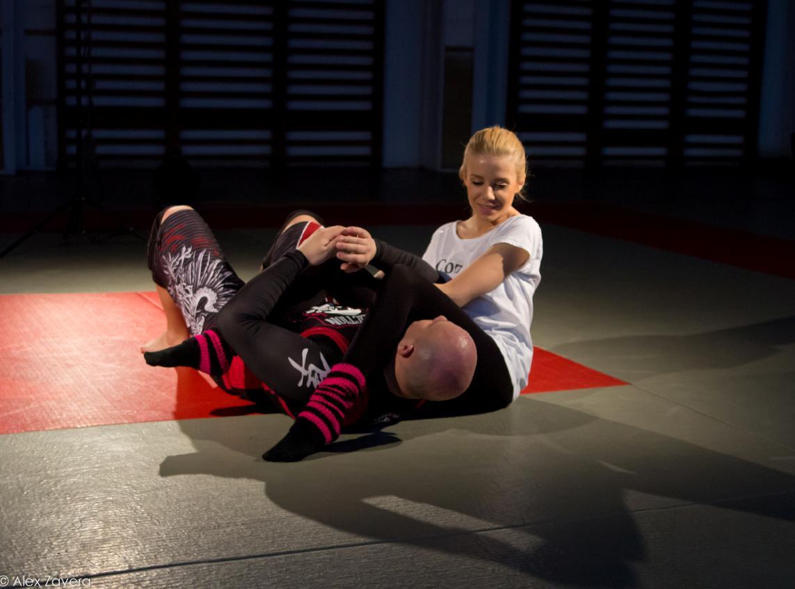 FOTO! Ani Plumb, Bianca Voicu si Natalia Mateut se pregatesc de UFC