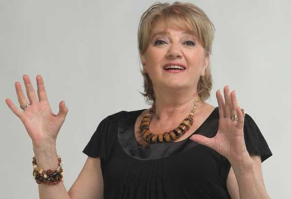 Cristina Deleanu la "Distractia pe vremea mea": "Un baiat m-a amenintat ca se omoara, daca nu tin cont de iubirea lui&rdquo;