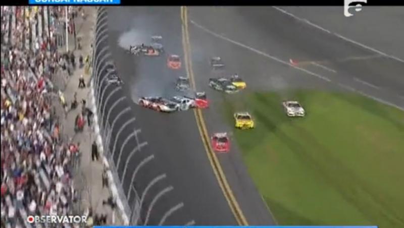 30 de spectatori au fost raniti in timpul unei curse de calificari din NASCAR