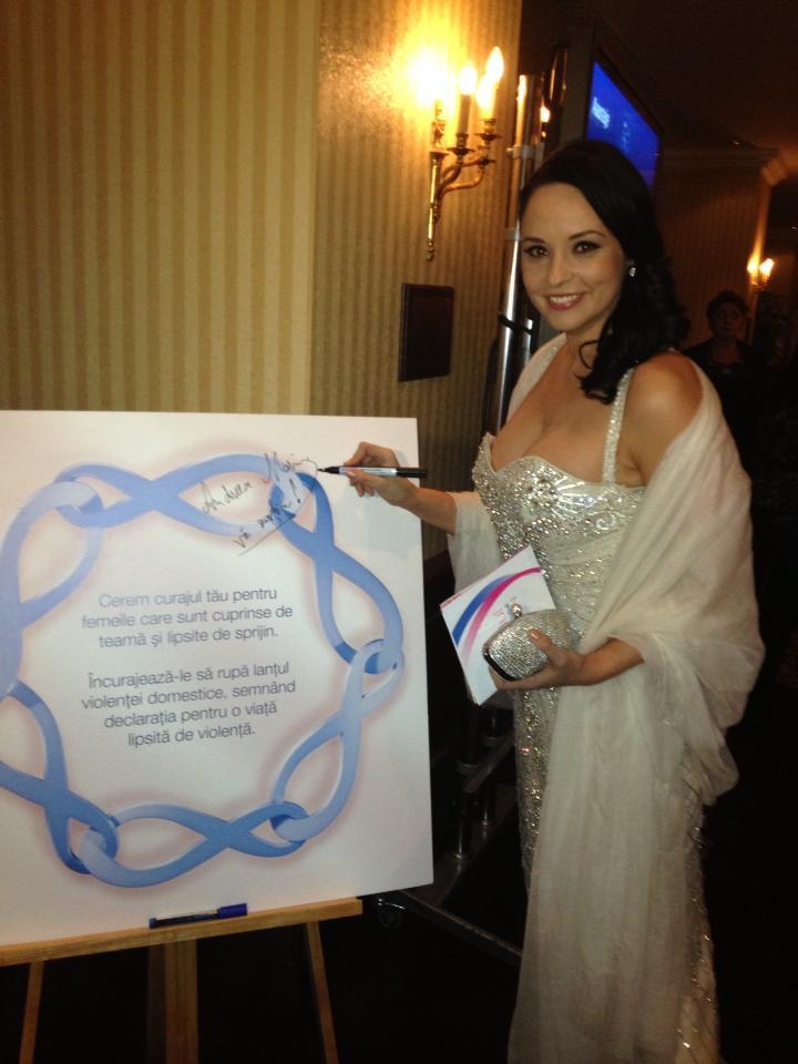 Andreea Marin a stralucit la Gala "Femeia Anului 2012"