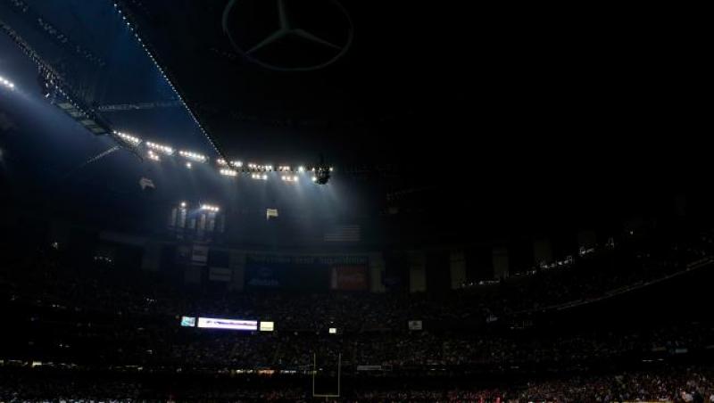 VIDEO: SuperBezna! O pana de curent a intrerupt spectacolul de la Super Bowl 2013