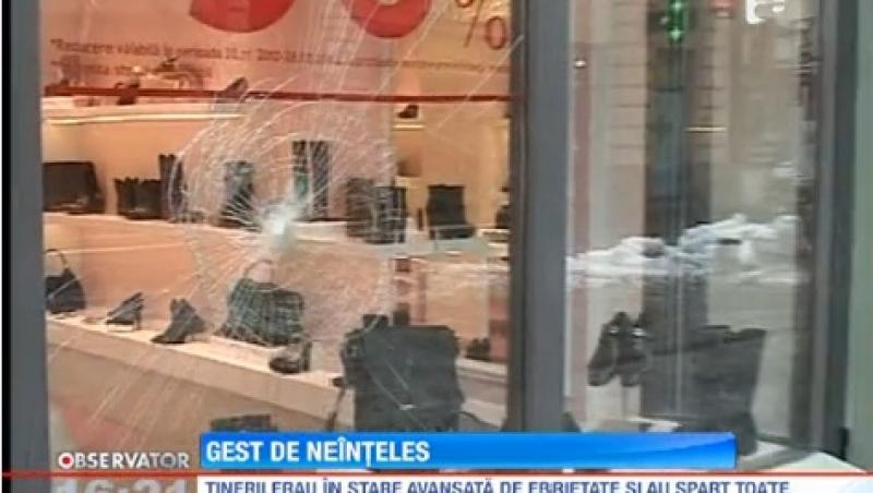 Doi tineri turmentati au spart geamurile a 26 de magazine din centrul Brasovului