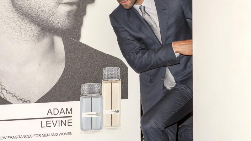 Adam Levine, solistul trupei Maroon 5, si-a lansat un parfum