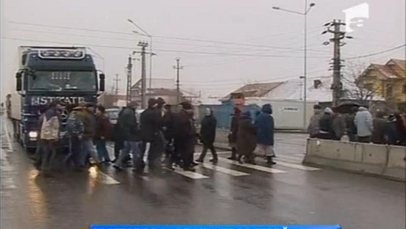 Protest in Oradea: Sute de oameni au blocat singura trecere de pietoni de pe centura orasului