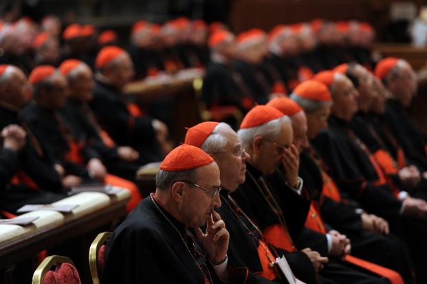 FUM NEGRU dupa primul proces de vot al Conclavului. NU s-a ales noul Papa!