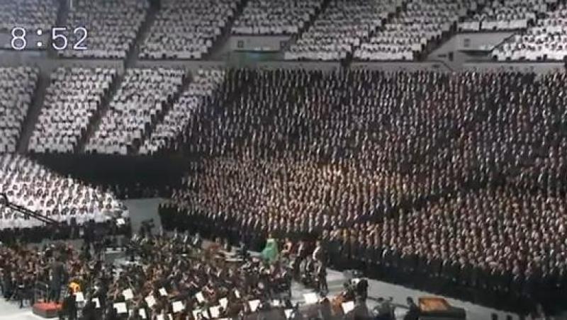 EXCEPTIONAL! Un cor format din 10.000 de oameni interpreteaza simfonia a IX-a a lui Beethoven
