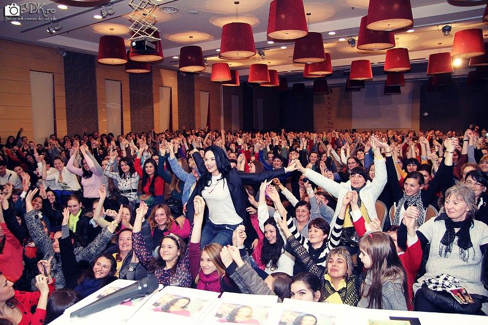 Ipostaza inedita cu Andreea Marin: Iata cat de populara si de prietenoasa este vedeta!