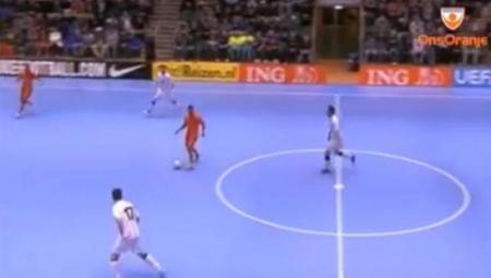 VIDEO: Tiki-taka Olanda! "Portocala mecanica" si-a lasat adversarul fara reactie