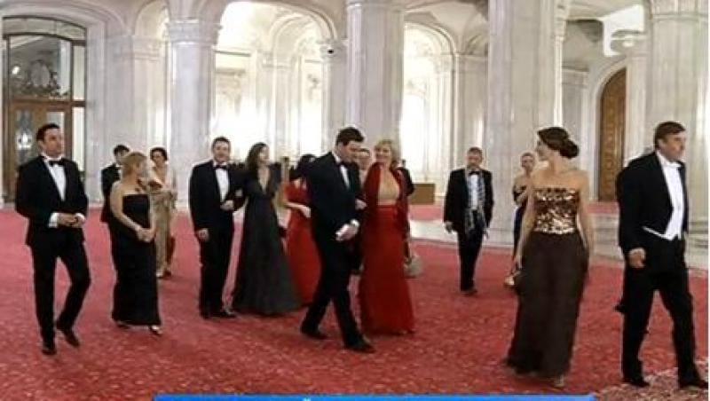 Tinute de gala si vals la Balul Vienez de la Palatul Parlamentului