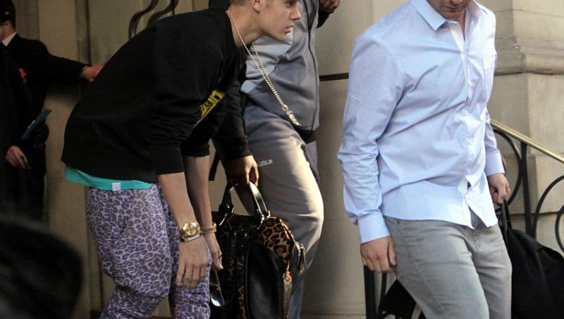 FOTO: Cat sa mai poata si Justin Bieber? E din ce in ce mai obosit!