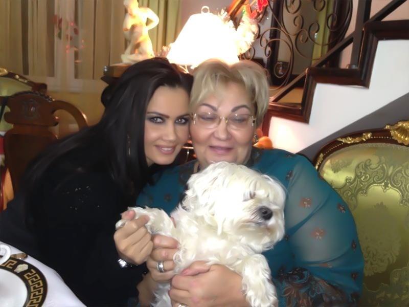 Marioara Zavoranu: "Au trecut 36 de ani de la cutremur, atunci cand mi-am pierdut fiicele gemene, surorile Oanei"