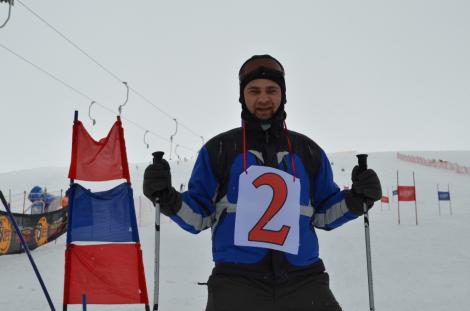 Cosmin Selesi a concurat la „Cupa Transalpina” de schi! A iesit ultimul, fiind intrecut si de un domn de 75 de ani!