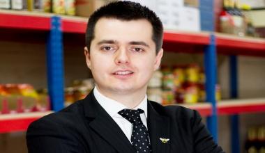 Carnatii romanesti merg bine cu ceaiul englezesc: Povestea unui business unic in Marea Britanie