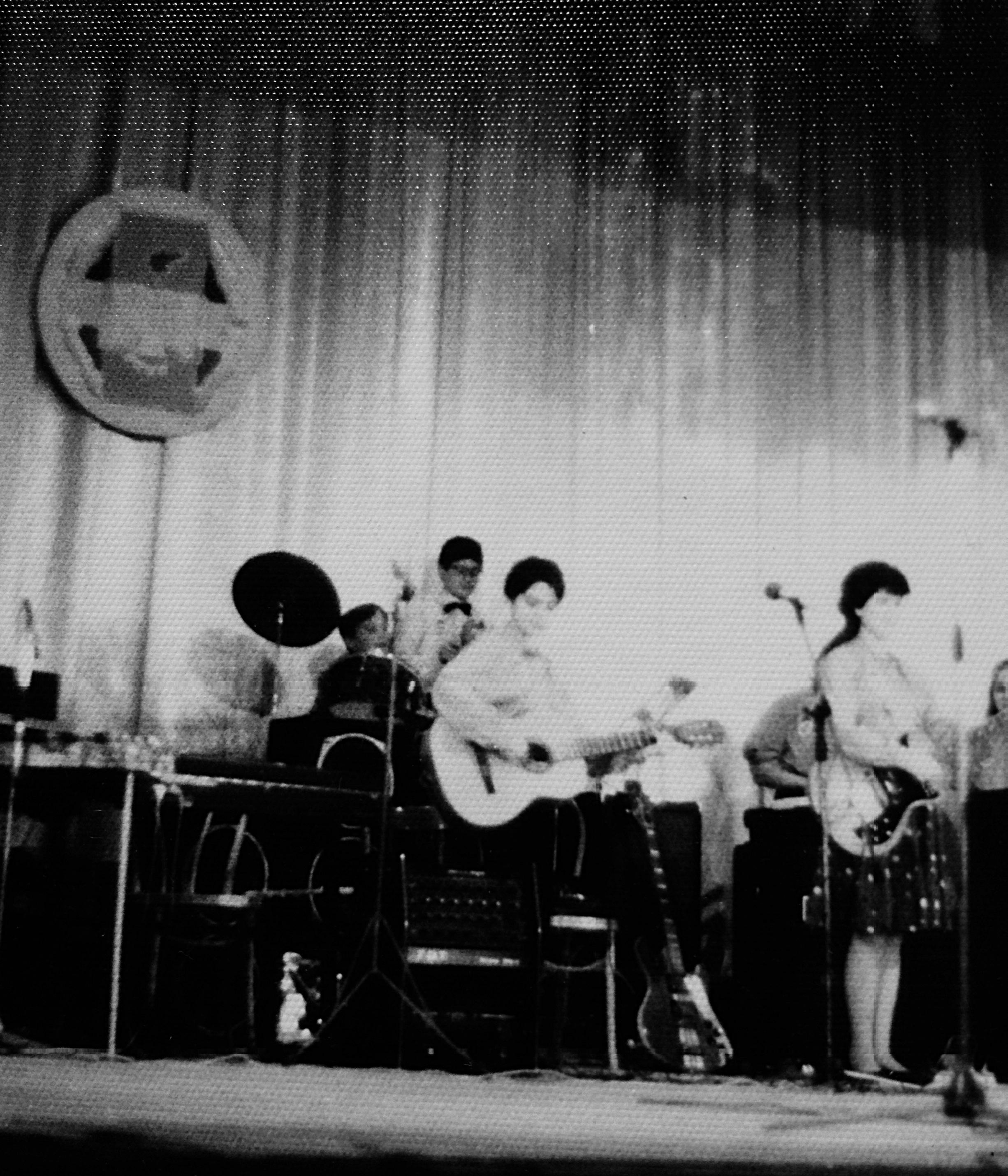 Iata cum arata Cornel Ilie, liderul trupei VUNK,  la 11 ani!