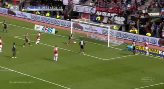 VIDEO: Fundasul cu simturi de golgeter! Preluare, sut si.. cel mai tare AUTOGOL
