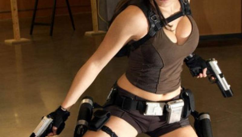 Sunt mortale! Lara Croft are cele mai SEXY sosii (FOTO)