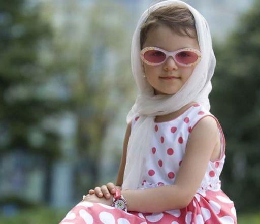 Va amintiti de celebrul "Ghita"? Cleopatra Stratan are acum zece ani si isi plateste singura scoala privata (FOTO)