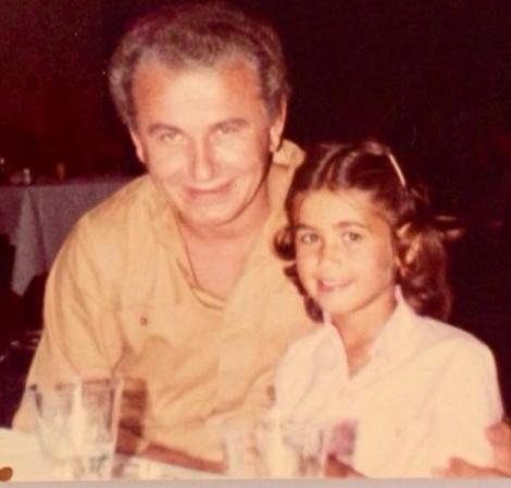 Fotografie draga sufletului ei: Fetita Oana Zavoranu, in bratele tatalui